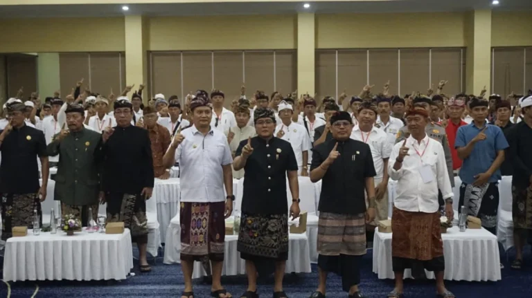 Semangat persatuan dan penguatan nilai budaya mewarnai pelaksanaan Loka Sabha Madya VIII Maha Gotra Pasek Sanak Sapta Rsi (MGPSSR) Kabupaten Jembrana yang berlangsung di Gedung Kesenian Dr. Ir. Soekarno, Sabtu 9 Mei 2026.