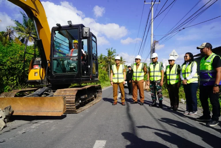Pemerintah Kabupaten Klungkung mulai mempercepat perbaikan Jalan Sampalan–Toyapakeh di Nusa Penida sepanjang 8 kilometer senilai Rp50,6 miliar guna meningkatkan akses masyarakat dan mendukung pariwisata.