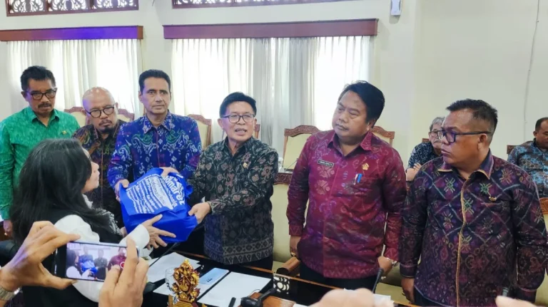 Tim Pansus Tata Ruang, Aset, dan Perizinan (TRAP) DPRD Provinsi Bali kembali memanggil manajemen PT Bali Turtle Island Development (BTID) dalam rapat dengar pendapat (RDP) di Ruang Rapat Gabungan DPRD Bali, Senin 11 Mei 2026.