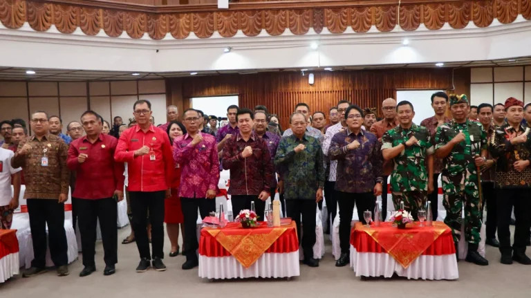 Gubernur Bali Wayan Koster meminta Pesta Kesenian Bali (PKB) XLVIII 2026 dikelola secara profesional dan berkualitas agar menjadi kebanggaan daerah serta mampu menarik perhatian wisatawan dunia.