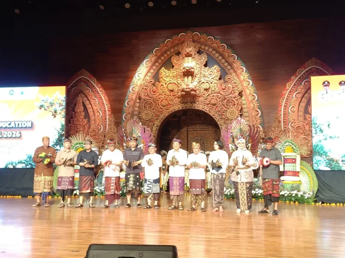 DEF 2026 Denpasar Catat Rekor MURI, 12.053 Siswa Ikuti Yoga Asana Formasi CBP Rupiah