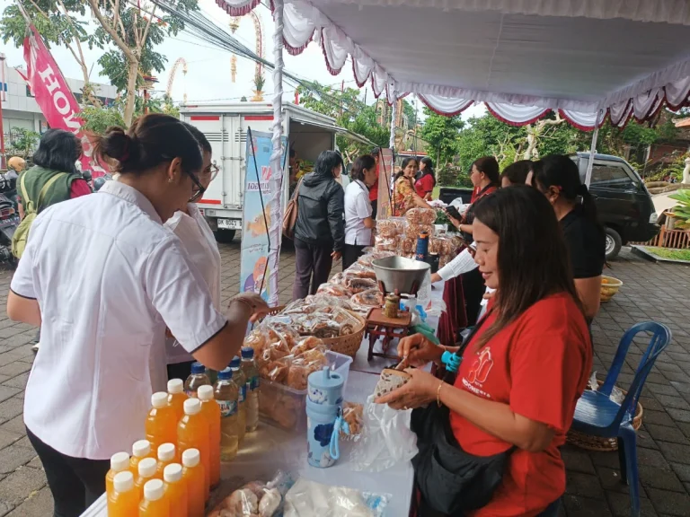 Pemkab Bangli menggelar Pasar Tani dalam rangka HUT Kota Bangli ke-822 guna menjaga stabilitas harga pangan dengan mempertemukan langsung petani dan masyarakat tanpa rantai distribusi panjang.