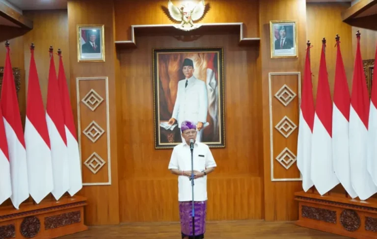 Pemerintah Provinsi Bali terus mendorong optimalisasi Program Pungutan Wisatawan Asing (PWA) sebagai salah satu sumber pendapatan daerah untuk mendukung pembangunan pariwisata berkelanjutan.