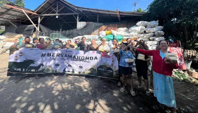 Astra Motor Bali melalui “Satu HATI IKA Peduli” menyalurkan 280 paket daging kurban Iduladha kepada masyarakat sebagai bentuk kepedulian sosial dan semangat berbagi.