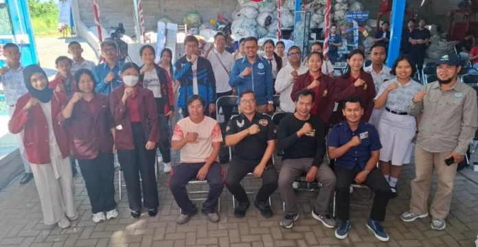 Dinas PUPR Perkim Buleleng dalam talkshow menegaskan penataan Titik Nol Singaraja dilakukan dengan inovasi anggaran dari BKK Badung dan Pemprov Bali untuk mewujudkan kawasan heritage sekaligus pengendalian banjir. Dinas PUPR Perkim Buleleng dalam talkshow menegaskan penataan Titik Nol Singaraja dilakukan dengan inovasi anggaran dari BKK Badung dan Pemprov Bali untuk mewujudkan kawasan heritage sekaligus pengendalian banjir.