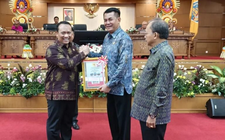 Dewan Perwakilan Rakyat Daerah (DPRD) Provinsi Bali menggelar Rapat Paripurna ke-39 Masa Persidangan III Tahun Sidang 2025-2026 dengan agenda penyerahan Laporan Hasil Pemeriksaan (LHP) Badan Pemeriksa Keuangan Republik Indonesia (BPK RI) atas Laporan Keuangan Pemerintah Provinsi Bali Tahun Anggaran 2025.