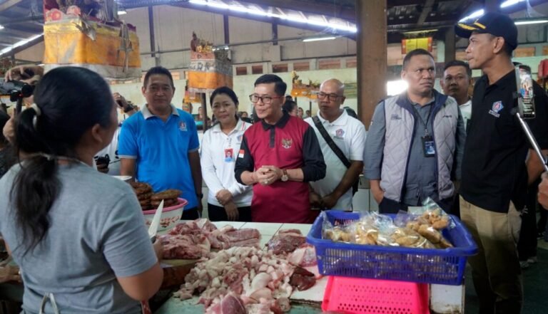 Menjelang perayaan Hari Raya Galungan, Pemerintah Kabupaten Klungkung melalui Satuan Tugas (Satgas) Pangan meningkatkan pengawasan terhadap ketersediaan bahan pokok dan perkembangan harga di pasaran.