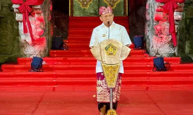 Gubernur Wayan Koster mengapresiasi tingginya keterlibatan anak muda dan anak usia dini dalam PKB XLVIII 2026 sebagai bukti regenerasi pelaku seni budaya Bali yang terus berkembang dan berkelanjutan.
