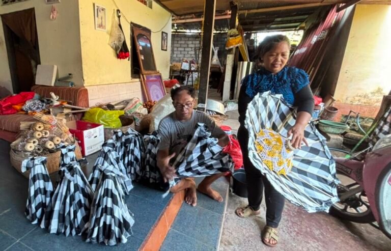 BRImo Permudah Transaksi, Perajin Tedung Klungkung Kini Makin Siap Hadapi Era Digital
