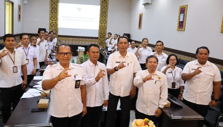 Kadis Kominfosanti Buleleng Made Suharta menyatakan monitoring dan evaluasi KI Bali menjadi momentum bagi badan publik untuk memperbaiki dan meningkatkan kualitas pelayanan informasi publik secara lebih baik.