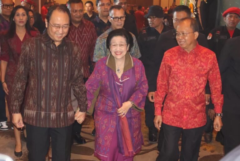 Presiden ke-5 RI Megawati Soekarnoputri menghadiri penutupan Bulan Bung Karno 2026 di Denpasar, Bali, yang menjadi momentum penguatan nilai Pancasila, kebudayaan, pendidikan, olahraga, dan ekonomi kerakyatan.