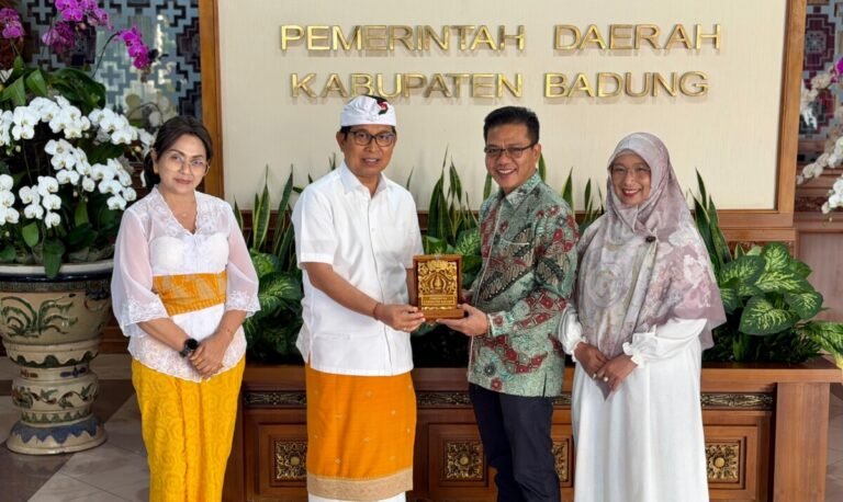 Pemerintah Kabupaten Badung menjadi tujuan studi tiru Pemerintah Kabupaten Bandung, Jawa Barat, dalam upaya memperkuat strategi peningkatan Pendapatan Asli Daerah (PAD).
