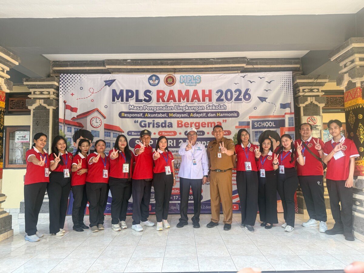 foto Bersama MPLS SMP PGRI 2 Denpasar