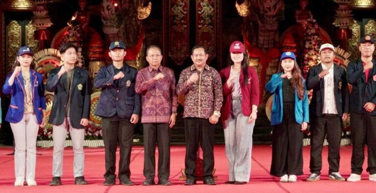 Pemerintah Provinsi Bali resmi menggerakkan Program Pengabdian Masyarakat Desa Kerthi Bali Sejahtera sebagai upaya memperkuat pembangunan berbasis desa melalui kolaborasi antara pemerintah dan perguruan tinggi.