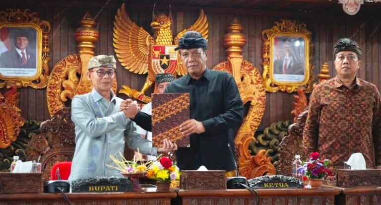 Pemerintah Kabupaten Klungkung bersama DPRD Kabupaten Klungkung menyepakati Rancangan Peraturan Daerah (Ranperda) tentang Pertanggungjawaban Pelaksanaan Anggaran Pendapatan dan Belanja Daerah (APBD) Tahun Anggaran 2025.
