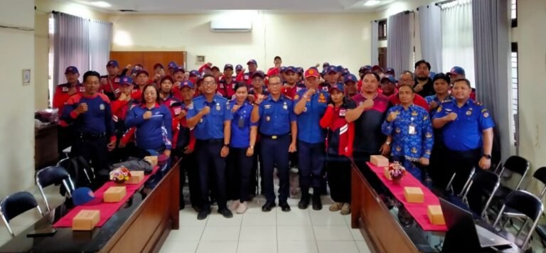 Pemkot Denpasar membentuk Relawan Pemadam Kebakaran di empat desa untuk memperkuat mitigasi bencana dan kesiapsiagaan masyarakat dalam menangani kebakaran.