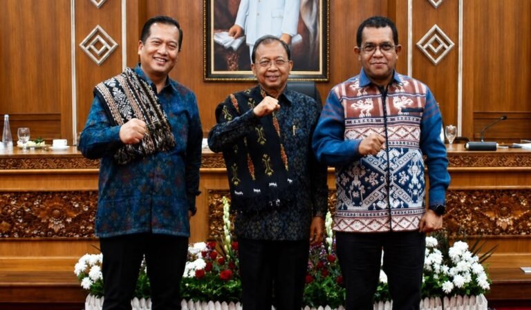 Gubernur Bali Wayan Koster mengajak Bali, NTB, dan NTT memperkuat semangat Sunda Kecil sebagai fondasi kerja sama lintas daerah untuk mendorong pembangunan, mempererat persatuan, dan memperkuat NKRI.