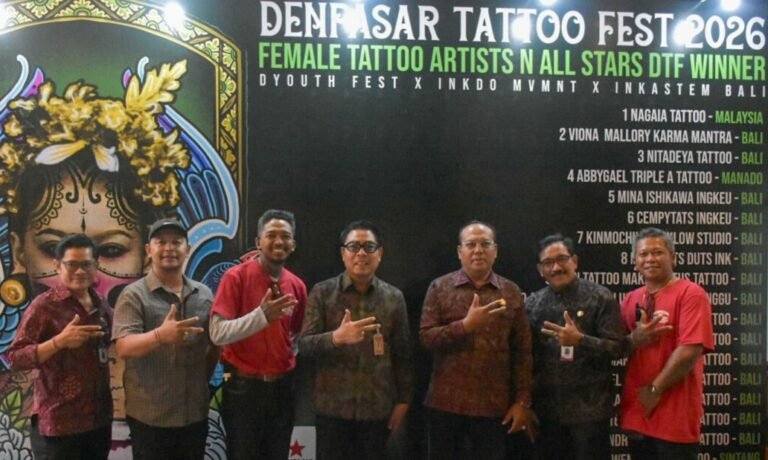 Wakil Wali Kota Denpasar, I Kadek Agus Arya Wibawa meninjau pelaksanaan Denpasar Tattoo Fest 2026 yang digelar di Ruang Pameran Dharma Negara Alaya, Jumat (24/7), sebagai bagian dari rangkaian D'Youth Fest 6.0.