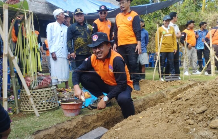 Kwartir Cabang (Kwarcab) Gerakan Pramuka Buleleng kembali melaksanakan program bedah rumah sebagai bagian dari Bulan Bakti Pramuka dalam rangka memperingati Hari Pramuka ke-65.