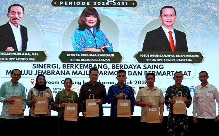 Dewan Pengurus Kabupaten (DPK) Asosiasi Pengusaha Indonesia (APINDO) Kabupaten Jembrana periode 2026-2031 resmi memulai masa kepengurusannya setelah dilantik di Ballroom Gedung Kesenian Ir. Soekarno, Jumat 31 Juli 2026.