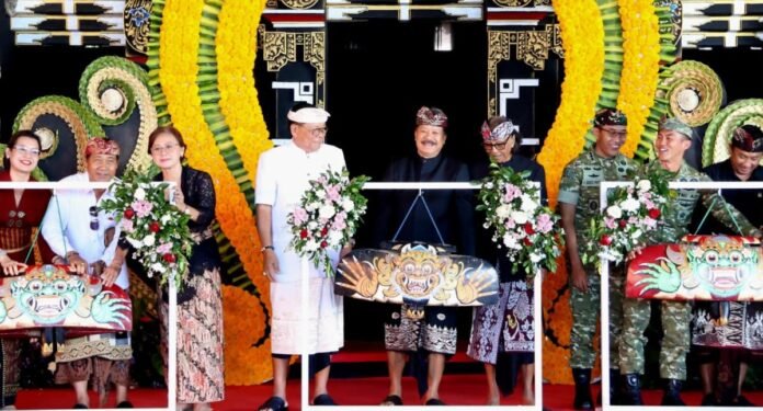 Kawasan DTW Tanah Lot kembali menjadi pusat kegiatan seni, budaya, kuliner, dan pariwisata melalui Tanah Lot Art and Food Festival VII Tahun 2026. Kawasan DTW Tanah Lot kembali menjadi pusat kegiatan seni, budaya, kuliner, dan pariwisata melalui Tanah Lot Art and Food Festival VII Tahun 2026.