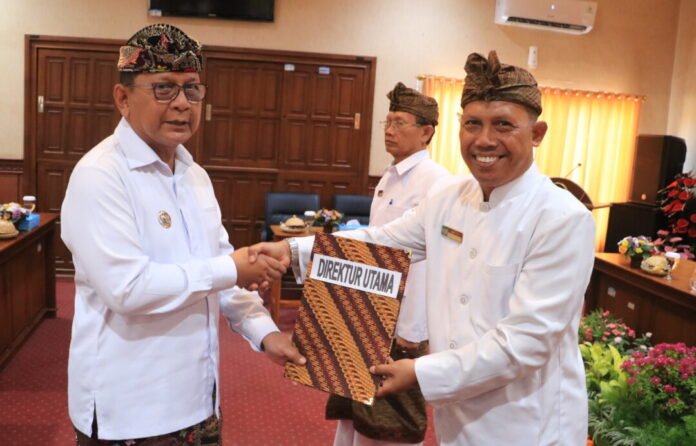 Perumda Air Minum Tirta Hita Buleleng (THB) kembali mempercayakan kepemimpinan perusahaan kepada jajaran direksi yang sama untuk periode 2026–2031. Perumda Air Minum Tirta Hita Buleleng (THB) kembali mempercayakan kepemimpinan perusahaan kepada jajaran direksi yang sama untuk periode 2026–2031.