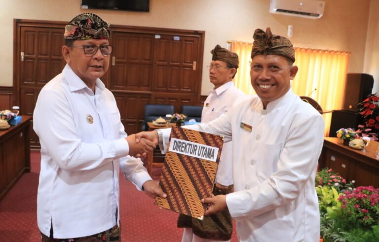 Perumda Air Minum Tirta Hita Buleleng (THB) kembali mempercayakan kepemimpinan perusahaan kepada jajaran direksi yang sama untuk periode 2026–2031.