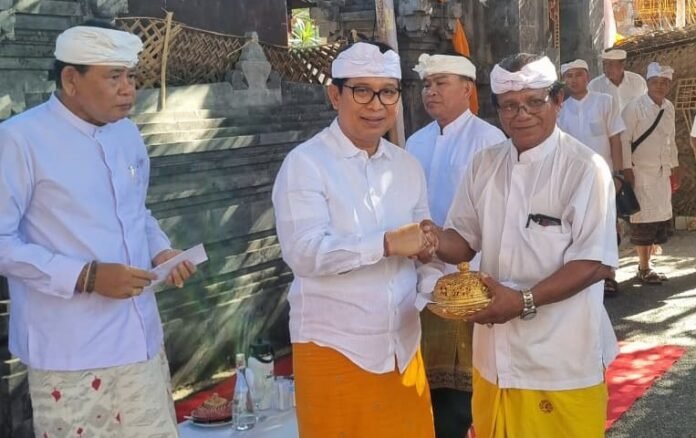 Bupati Badung I Wayan Adi Arnawa memberikan apresiasi terhadap kebersamaan dan semangat gotong royong masyarakat dalam menjaga keberlangsungan adat, agama, dan budaya Bali.
