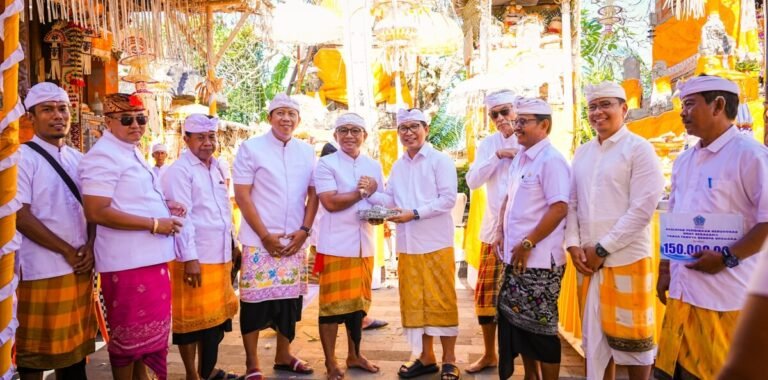 Pemerintah Kabupaten Badung terus memperkuat kolaborasi dengan desa adat dan masyarakat dalam menjaga keberlangsungan adat, agama, tradisi, serta budaya Bali di tengah pesatnya pembangunan.