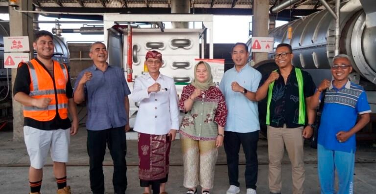 kunjungan kerja Deputi Bidang Koordinasi Kedaulatan Pangan Kementerian Koordinator Bidang Pangan, Dr. Nani Hendiarti, ke Tempat Olah Sampah Setempat (TOSS) Center di Desa Kusamba, Kecamatan Dawan, Sabtu 1 Agustus 2026.