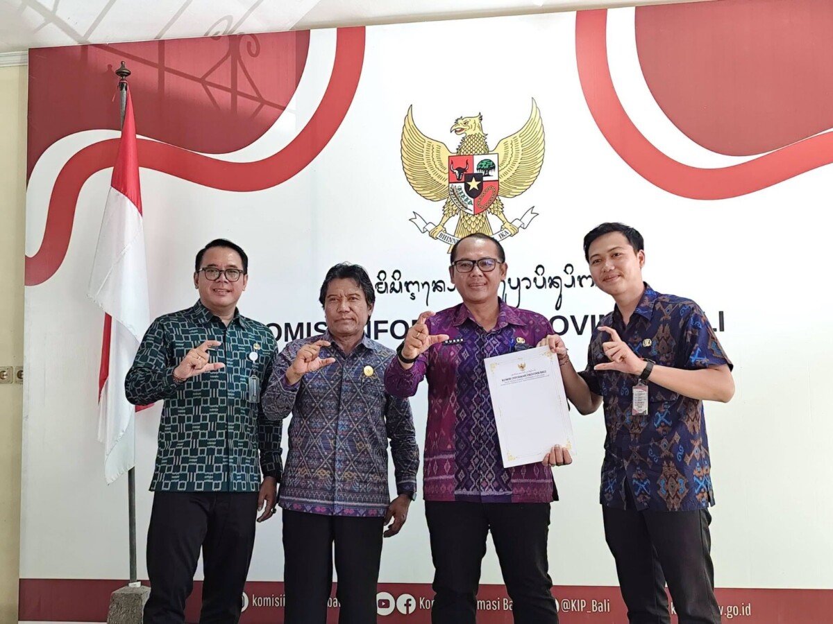 Tiga desa di Kabupaten Buleleng meraih predikat Desa Transparan 2026 atas keberhasilan menerapkan keterbukaan informasi publik dan tata kelola pemerintahan yang baik.