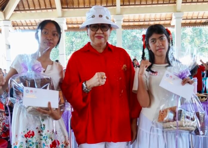 Lomba Karaoke Lagu Nasional Kepahlawanan di Desa Sembiran diapresiasi Putri Koster sebagai cara kreatif menanamkan semangat patriotisme dan nilai kepahlawanan kepada generasi muda. Lomba Karaoke Lagu Nasional Kepahlawanan di Desa Sembiran diapresiasi Putri Koster sebagai cara kreatif menanamkan semangat patriotisme dan nilai kepahlawanan kepada generasi muda.