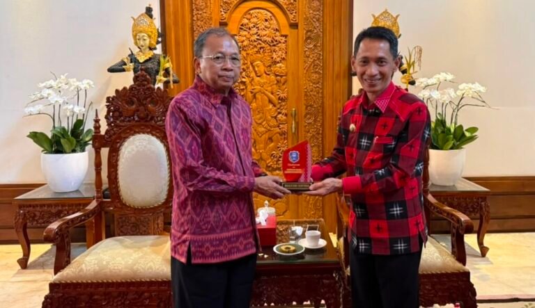 Pengembangan produk lokal menjadi salah satu hal yang menarik perhatian Pemerintah Kabupaten Wakatobi saat menggali pengalaman Bali dalam mengelola sektor pariwisata.