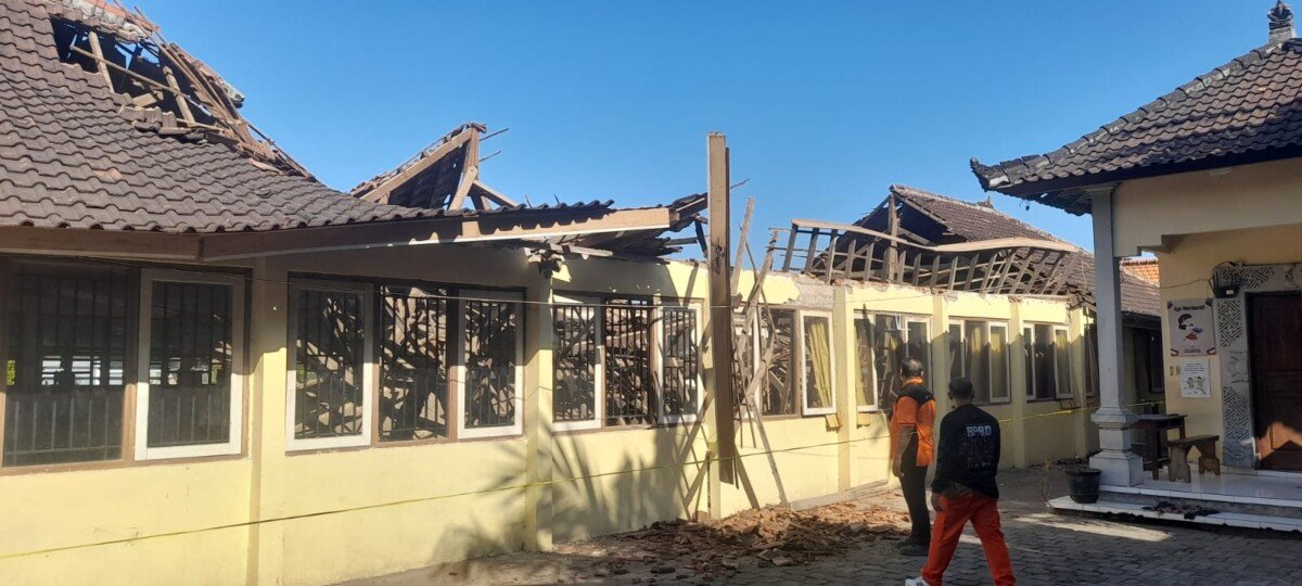 Kondisi SDN 3 Kalibukbuk, yang berlokasi di Desa Kalibukbuk, Kecamatan/Kabupaten Buleleng. Kondisi SDN 3 Kalibukbuk, yang berlokasi di Desa Kalibukbuk, Kecamatan/Kabupaten Buleleng.