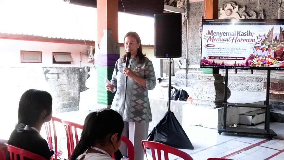 Ketua GOW Badung Nyonya Yunita Alit Sucipta saat hadir di Bulan Kitab Suci Nasional (BKSN) 2026 di Gedung Serbaguna Paroki Tritunggal Mahakudus Tuka, Minggu (27/9). Ketua GOW Badung Nyonya Yunita Alit Sucipta saat hadir di Bulan Kitab Suci Nasional (BKSN) 2026 di Gedung Serbaguna Paroki Tritunggal Mahakudus Tuka, Minggu (27/9).