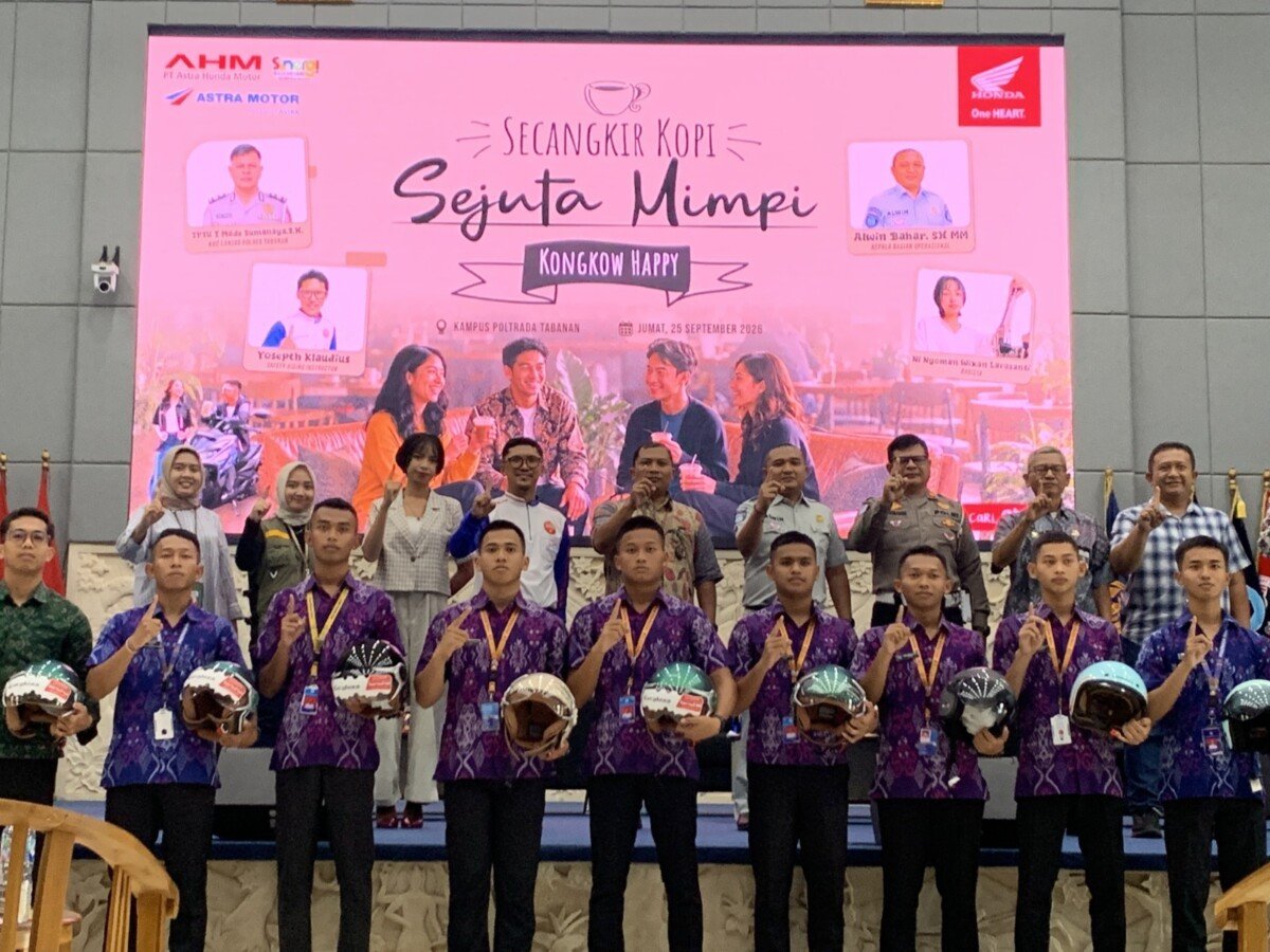 Astra Motor Bali menggandeng Poltrada Bali, Jasa Raharja, dan kepolisian untuk memperkuat kesadaran keselamatan berkendara di kalangan mahasiswa melalui edukasi yang interaktif dan relevan dengan gaya hidup anak muda. Astra Motor Bali menggandeng Poltrada Bali, Jasa Raharja, dan kepolisian untuk memperkuat kesadaran keselamatan berkendara di kalangan mahasiswa melalui edukasi yang interaktif dan relevan dengan gaya hidup anak muda.