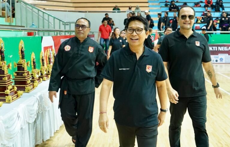 Bupati Badung I Wayan Adi Arnawa yang juga menjabat Ketua Umum Pengprov IPSI Bali membuka secara resmi Kejuaraan Pencak Silat PSPS Bhakti Negara Cup I Tahun 2026 di GOR Purna Krida, Kerobokan, Kuta Utara, Jumat 4 September 2026.