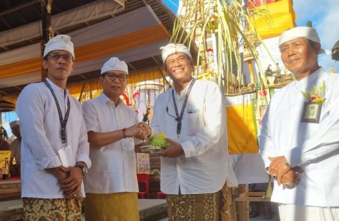 Bupati Abdung Ngupasaksi Kary Pura Dalem Kahyangan Tuban, Penataan Akses Bandara Jadi Perhatian Bupati Abdung Ngupasaksi Kary Pura Dalem Kahyangan Tuban, Penataan Akses Bandara Jadi Perhatian