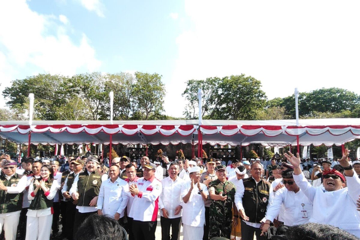 Bupati Sanjaya Hadiri Pengukuhan ABPEDNAS dan ASLINMAS Bali, Sinergi Desa Diperkuat Bupati Sanjaya Hadiri Pengukuhan ABPEDNAS dan ASLINMAS Bali, Sinergi Desa Diperkuat