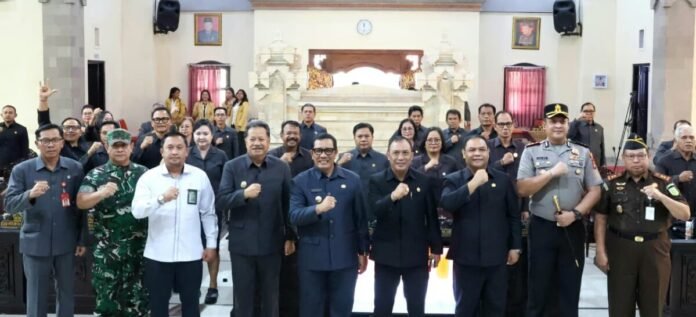 Bupati Sanjaya Hadiri Rapat Paripurna DPRD Tabanan, Ini Agenda yang Dibahas Bupati Sanjaya Hadiri Rapat Paripurna DPRD Tabanan, Ini Agenda yang Dibahas