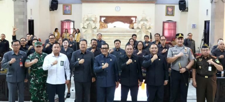 Bupati Sanjaya Hadiri Rapat Paripurna DPRD Tabanan, Ini Agenda yang Dibahas
