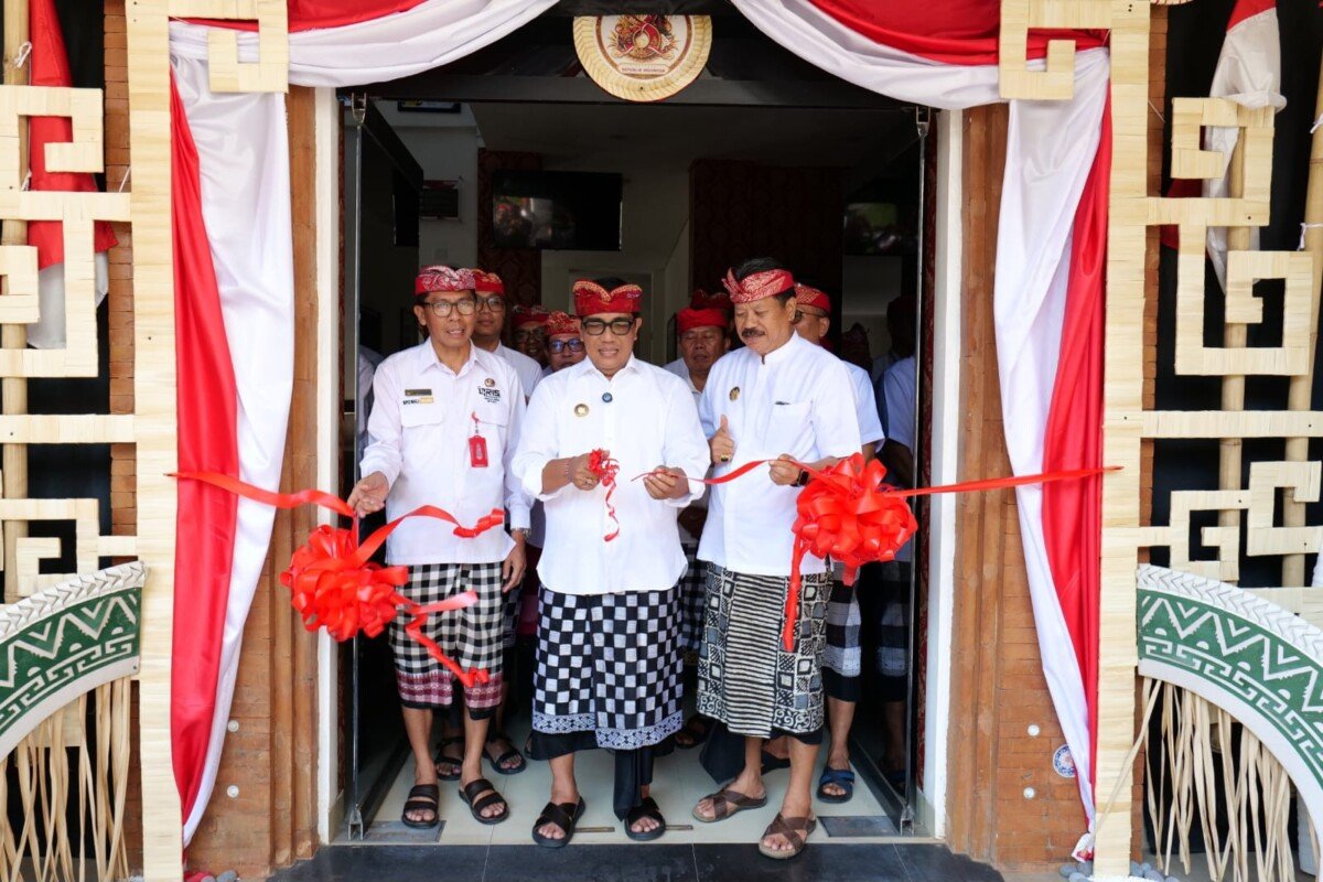 Bupati Tabanan I Komang Gede Sanjaya meresmikan gedung baru BKPSDM sebagai upaya meningkatkan profesionalisme ASN dan kualitas pelayanan kepegawaian. Bupati Tabanan I Komang Gede Sanjaya meresmikan gedung baru BKPSDM sebagai upaya meningkatkan profesionalisme ASN dan kualitas pelayanan kepegawaian.