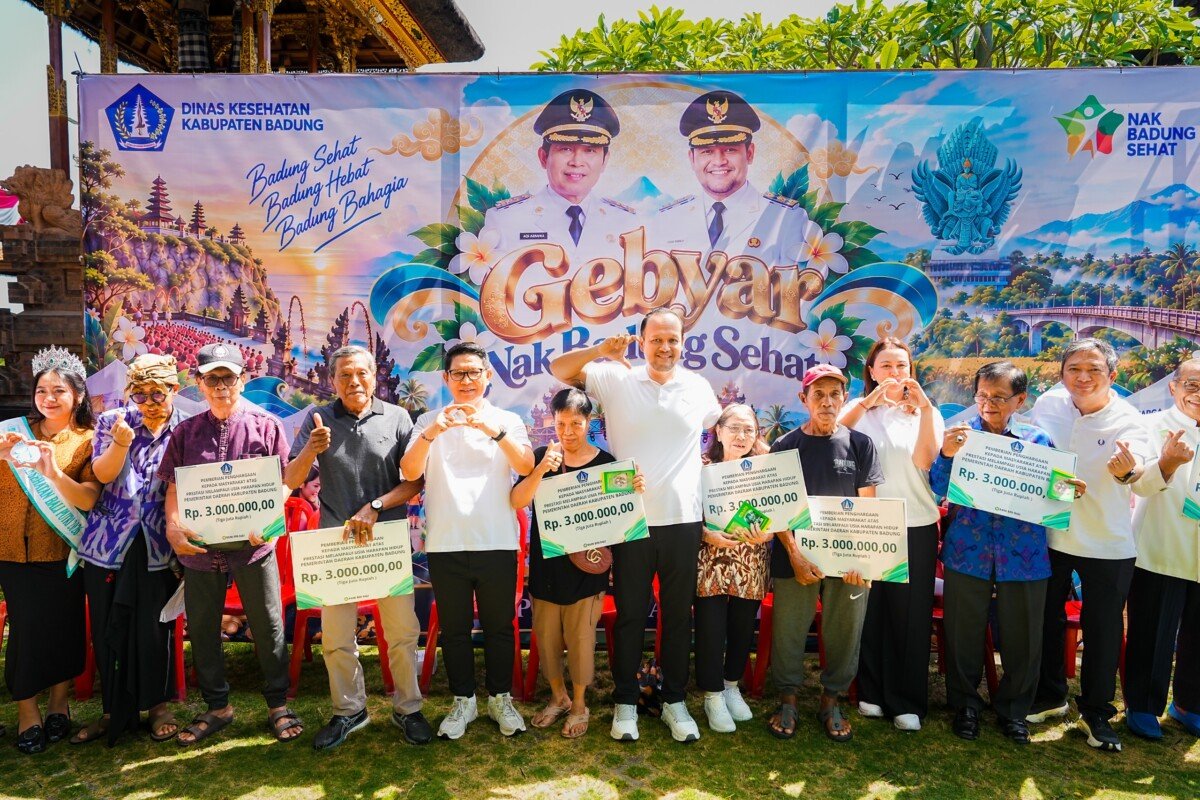 Bupati Wayan Adi Arnawa bersama Wabup Bagus Alit Sucipta membuka GENTA Tahun 2026 di Wantilan Pura Dalem Kahyangan, Banjar Tegal Jaya, Desa Dalung, Selasa (22/9). Bupati Wayan Adi Arnawa bersama Wabup Bagus Alit Sucipta membuka GENTA Tahun 2026 di Wantilan Pura Dalem Kahyangan, Banjar Tegal Jaya, Desa Dalung, Selasa (22/9).