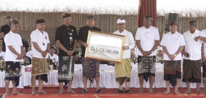 Desa Adat Jimbaran, Kecamatan Kuta Selatan, kembali menggelar karya keagamaan massal berupa Upacara Pitra Yadnya (Ngaben) Sawa Pranawa Madya, Metatah dan Nyekah Massal VII Tahun 2026, Selasa 1 September 2026. Desa Adat Jimbaran, Kecamatan Kuta Selatan, kembali menggelar karya keagamaan massal berupa Upacara Pitra Yadnya (Ngaben) Sawa Pranawa Madya, Metatah dan Nyekah Massal VII Tahun 2026, Selasa 1 September 2026.