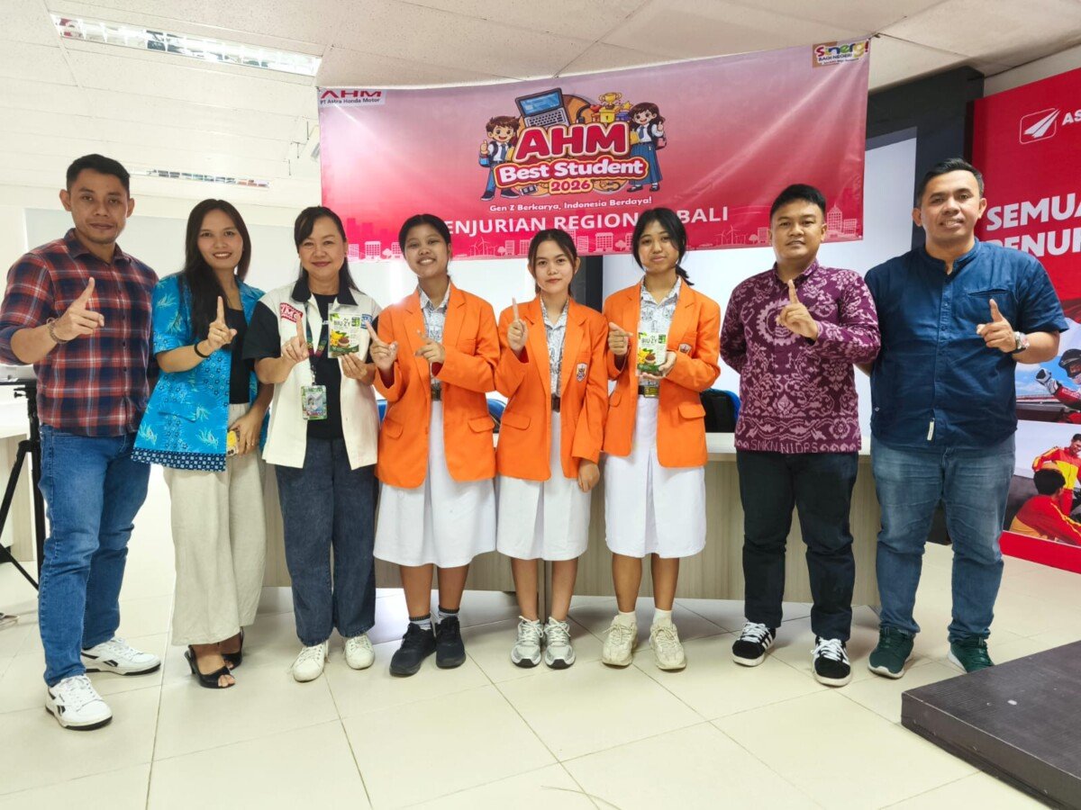 Siswi SMA Negeri 1 Tabanan, Ni Putu Issabel Kirana Selena Devi, sukses meraih Juara 1 AHM Best Student 2026 regional Bali berkat inovasi pengolahan kulit pisang menjadi abon nabati. Siswi SMA Negeri 1 Tabanan, Ni Putu Issabel Kirana Selena Devi, sukses meraih Juara 1 AHM Best Student 2026 regional Bali berkat inovasi pengolahan kulit pisang menjadi abon nabati.