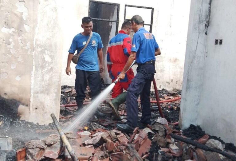 Enam Kebakaran Terjadi di Buleleng dalam Sehari, Damkarmat Kerahkan Lima Tangki