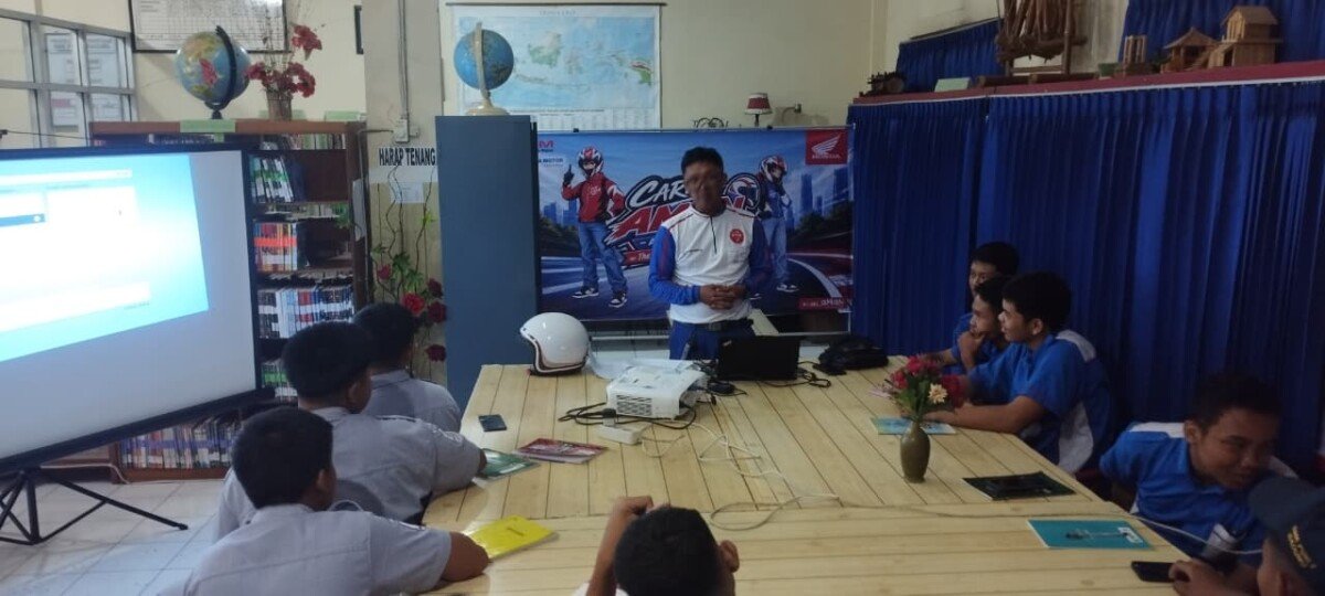 Astra Motor Bali menggelar Bootcamp Road to Cari Aman Academy 2026 sebagai ajang pembinaan dan seleksi duta keselamatan berkendara muda yang akan mewakili Bali di tingkat nasional. Astra Motor Bali menggelar Bootcamp Road to Cari Aman Academy 2026 sebagai ajang pembinaan dan seleksi duta keselamatan berkendara muda yang akan mewakili Bali di tingkat nasional.