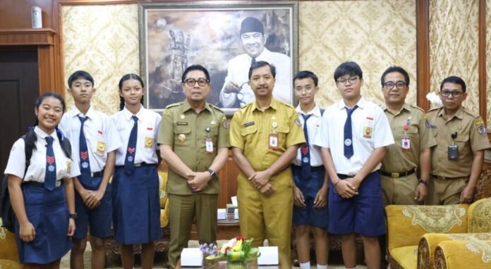 Wawali Arya Wibawa Dukung 5 Siswa Denpasar, Bawa Inovasi Anti-Bullying ke Ajang Internasional Wawali Arya Wibawa Dukung 5 Siswa Denpasar, Bawa Inovasi Anti-Bullying ke Ajang Internasional