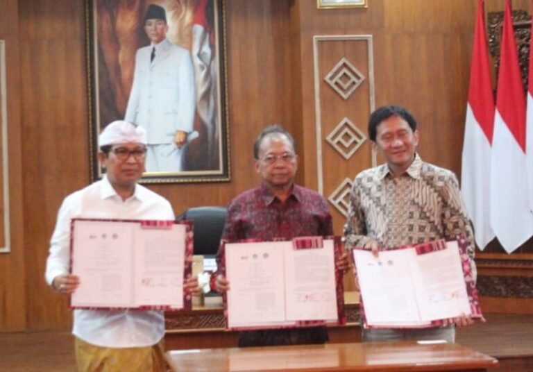Pemerintah Provinsi Bali, Pemerintah Kabupaten Badung, dan PT Kereta Api Indonesia (Persero) mulai mematangkan rencana pembangunan trem yang akan melayani koridor Bandara Internasional I Gusti Ngurah Rai hingga kawasan Canggu, Kabupaten Badung.