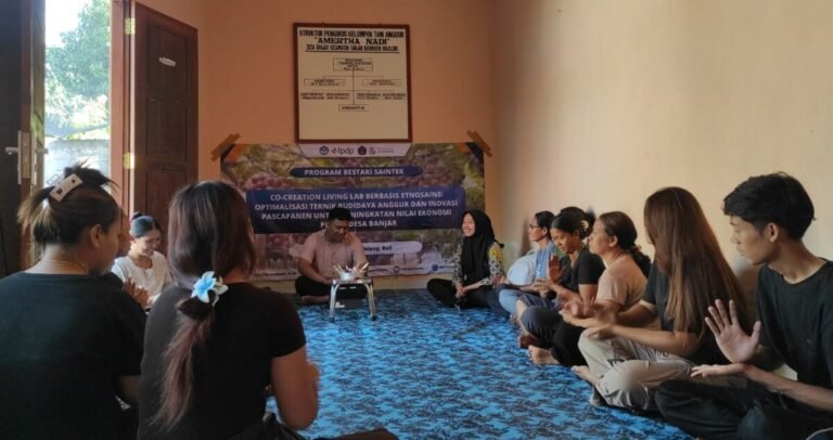 Kegiatan pelatihan untuk petani anggur di Desa Banjar dalam program Bestari Scientech pada Kamis 3 September 2026.